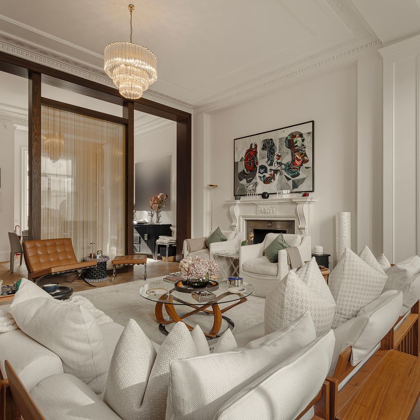 Stylish Three-Bedroom Duplex in Belgravia - Photo 1