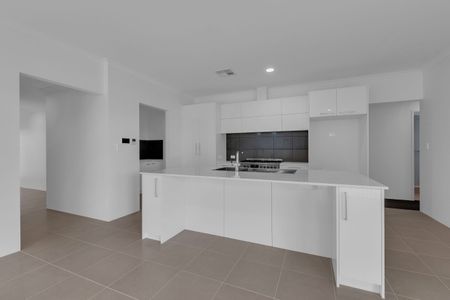 Four Bedroom Family Home in Baldivis - Photo 3