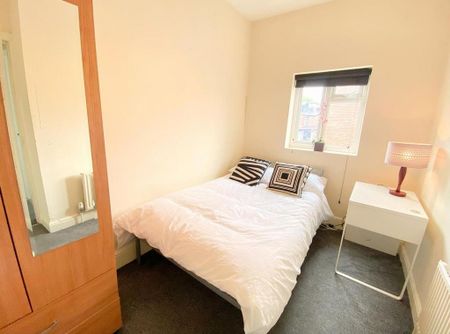 5 bedroom house share to rent - Photo 4