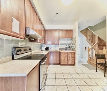 For Lease - 30 ALDWINCKLE Heights Unit# BEDROOM (3RD LEVEL), Toront... - Photo 5