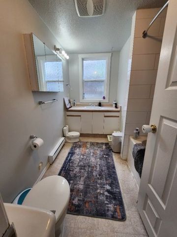 Wardlaw Ave – walkout suite 2 bd 1 bath Feb 1st - Photo 2