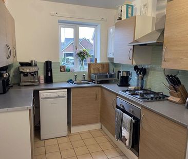 4 bedroom detached house to rent - Photo 4