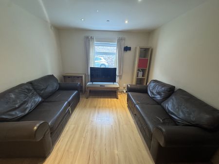 Lansdowne Terrace, Lawrence Street - P1148 - Photo 3