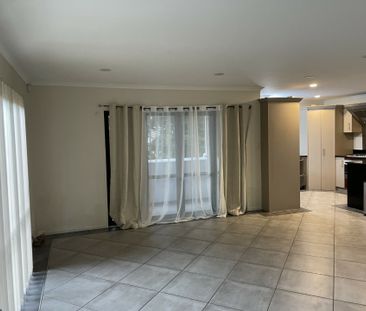 Beauty in Totara Heights - Photo 4