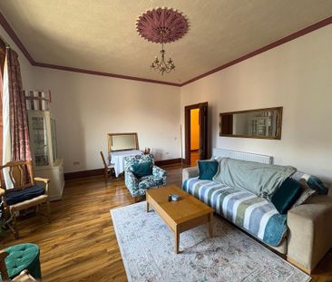 3 bedroom flat to rent - Photo 2