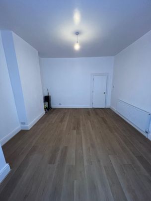 2 Bed Flat, Eastwood Road, IG3 - Photo 1