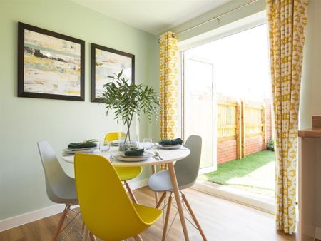 3 bedroom semi-detached house to rent - Photo 4