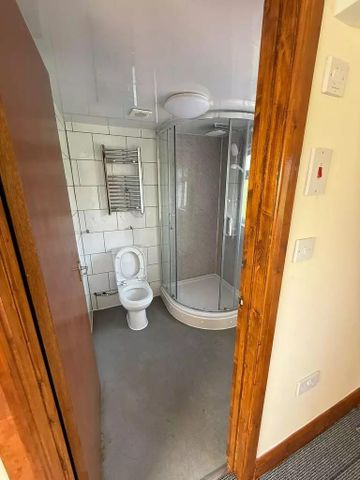 1 bedroom semi-detached house to rent - Photo 4