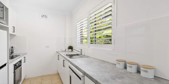 Coastal Style Apartment - Photo 3