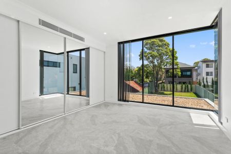 Exceptional Luxury Home: Lovely Natural Light, High Ceilings, Swimming Pool, Large Backyard & Just A Short Walk To Local Amenities! - Photo 4