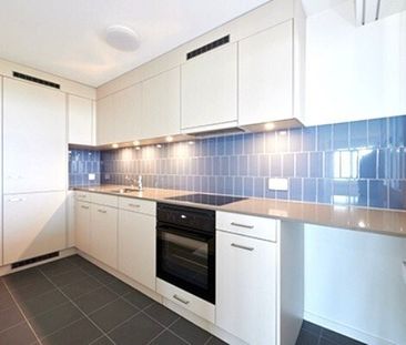 Herrliche Sicht auf See und Umgebung im 11. Obergeschoss - Foto 1