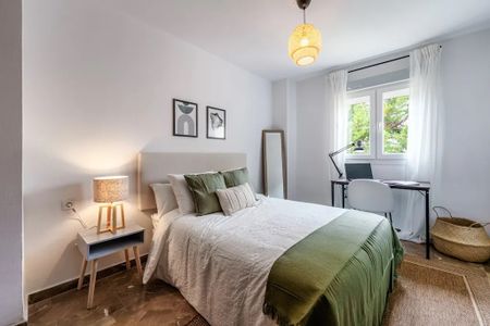 Calle Fernández Fermina, Málaga, Andalusia 29006 - Photo 4