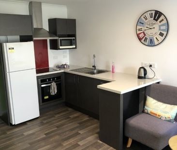 Modern, fully furnished, one bedroom studio room with your own kitc... - Photo 5