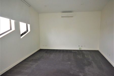 Architecturally Designed Modern Home in a Prime Location - Photo 2