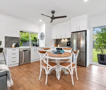 NEAT AS A PIN! CUTE COTTAGE IN BEACH LOCALE! - Photo 6