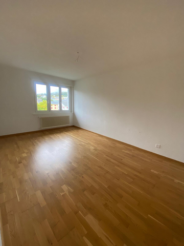 Moderne sanierte 4.5-Zimmerwohnung im 4. Stock mit zwei Balkonen - Photo 4