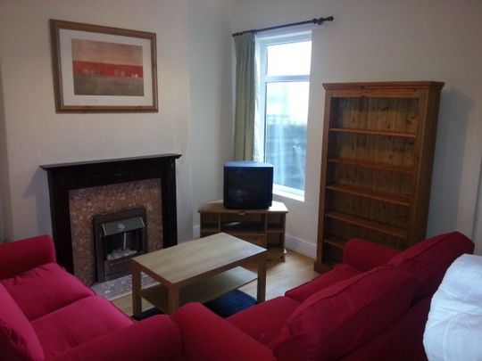 four-bed house - Photo 1