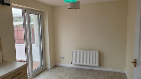 3 bedroom semi-detached house to rent - Photo 3