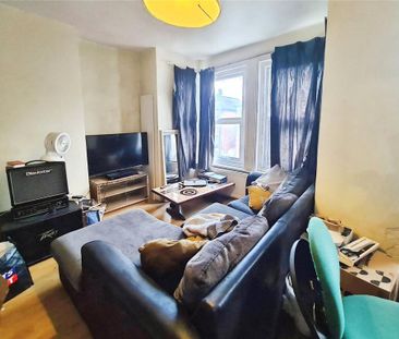4 bedroom terraced house to rent - Photo 1