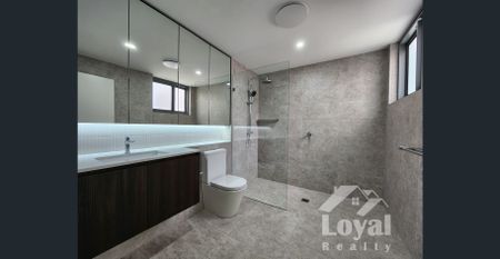 Spacious One Bedroom Apartment on Level 3 - Photo 4