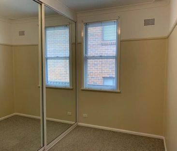 Charming Family Home with Spacious Backyard and Modern Comforts - Photo 5