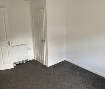 2 bedroom semi-detached house to rent - Photo 3