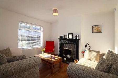 4 Ward Avenue, Warren Gardens, Lisburn, BT28 1EF - Photo 3