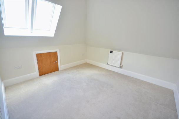 Pitt Road, Epsom, Surrey, KT17 4ET - Photo 1