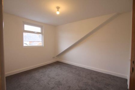 4 bedroom apartment to rent - Photo 2
