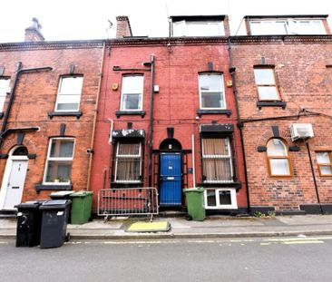 4 bedroom House in Crossfield Street, Leeds - Photo 1