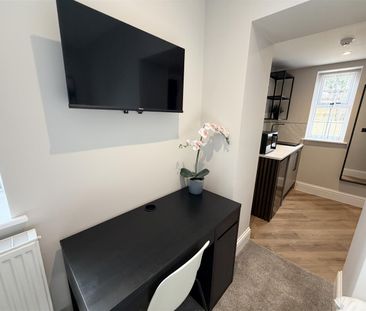 Whetstone Lane, Birkenhead - Photo 3