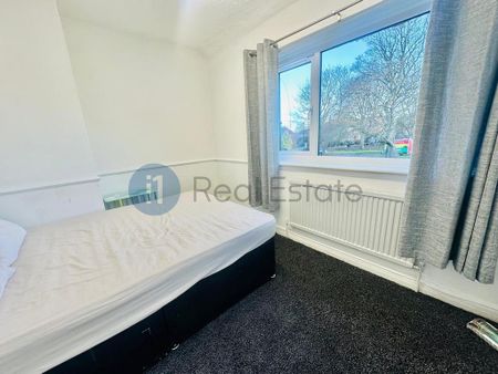 3 bedroom terraced house to rent - Photo 3