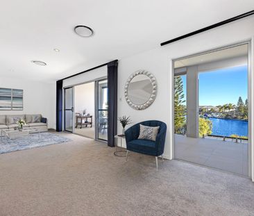 PELICAN WATERS LUXURY RETREAT - Photo 2