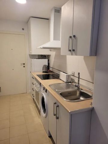 Calle Dos Aceras, Málaga, Andalusia 29012 - Photo 4