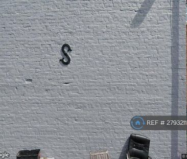 4 bedroom end of terrace house to rent - Photo 1