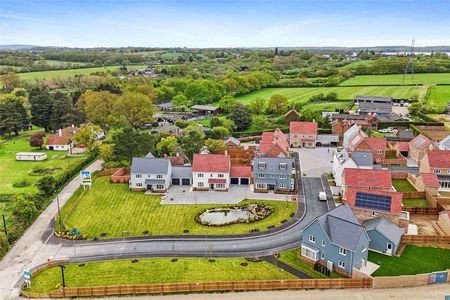 An impressive double fronted brand newly built four bedroom family home - Photo 4