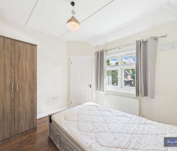 4 bedroom terraced house to rent - Photo 5