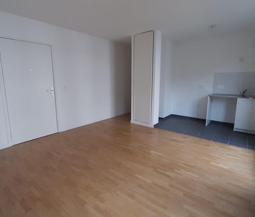 location Appartement F2 DE 41.8m² À ASNIERES - Photo 2