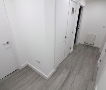 Eden Grove, London - Photo 6