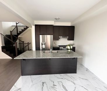 For Lease - 3023 Hollyberry Trail, Pickering, Ontario - Photo 5