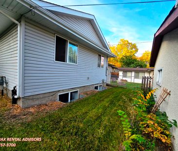 UPPER UNIT 3 BED, 1.5 BATH, BUILT IN 2016 IN-FILL HOME W/ DBL GARAG... - Photo 1