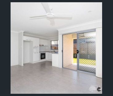 1/10 Awoonga Cres, Morayfield, Qld 4506 - Photo 6