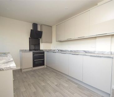 2 bedroom semi-detached house to rent - Photo 5