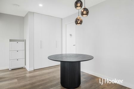 Spacious 2 Bedroom Apartment - Available Now! - Photo 3