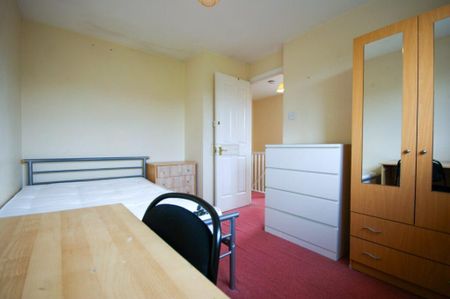 3 bedroom property to rent - Photo 2