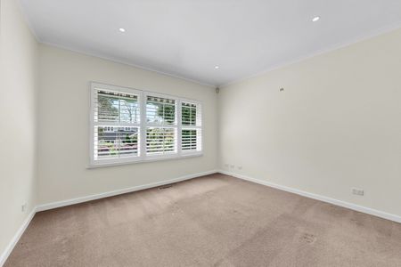 10 Anthony Crescent, Box Hill North VIC 3129 - House For Rent | Domain - Photo 4