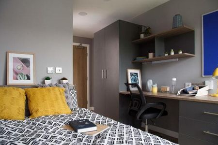 1 bedroom in a flat share to rent - Photo 5