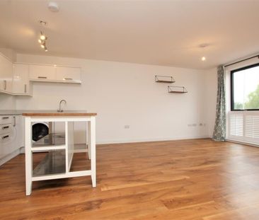 2 bedroom flat to rent - Photo 6