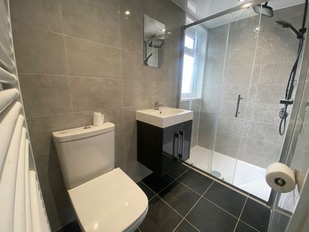 Room in a Shared House, Redriffe Road, E13 - Photo 2