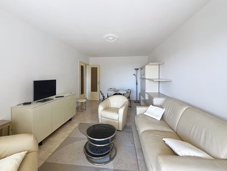 Location Appartement 2 pièces 49m² NICE 06100 - Photo 4